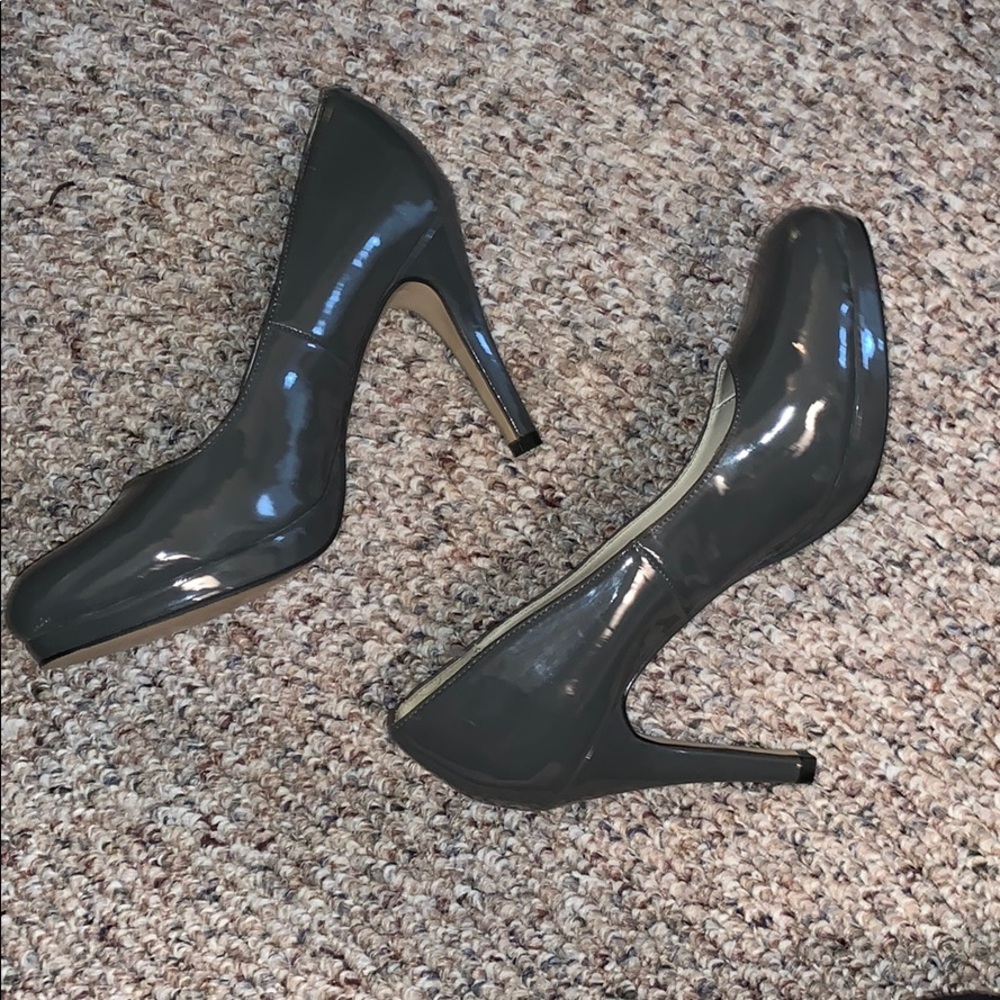 Christin Michael (gray) heels. NWOT